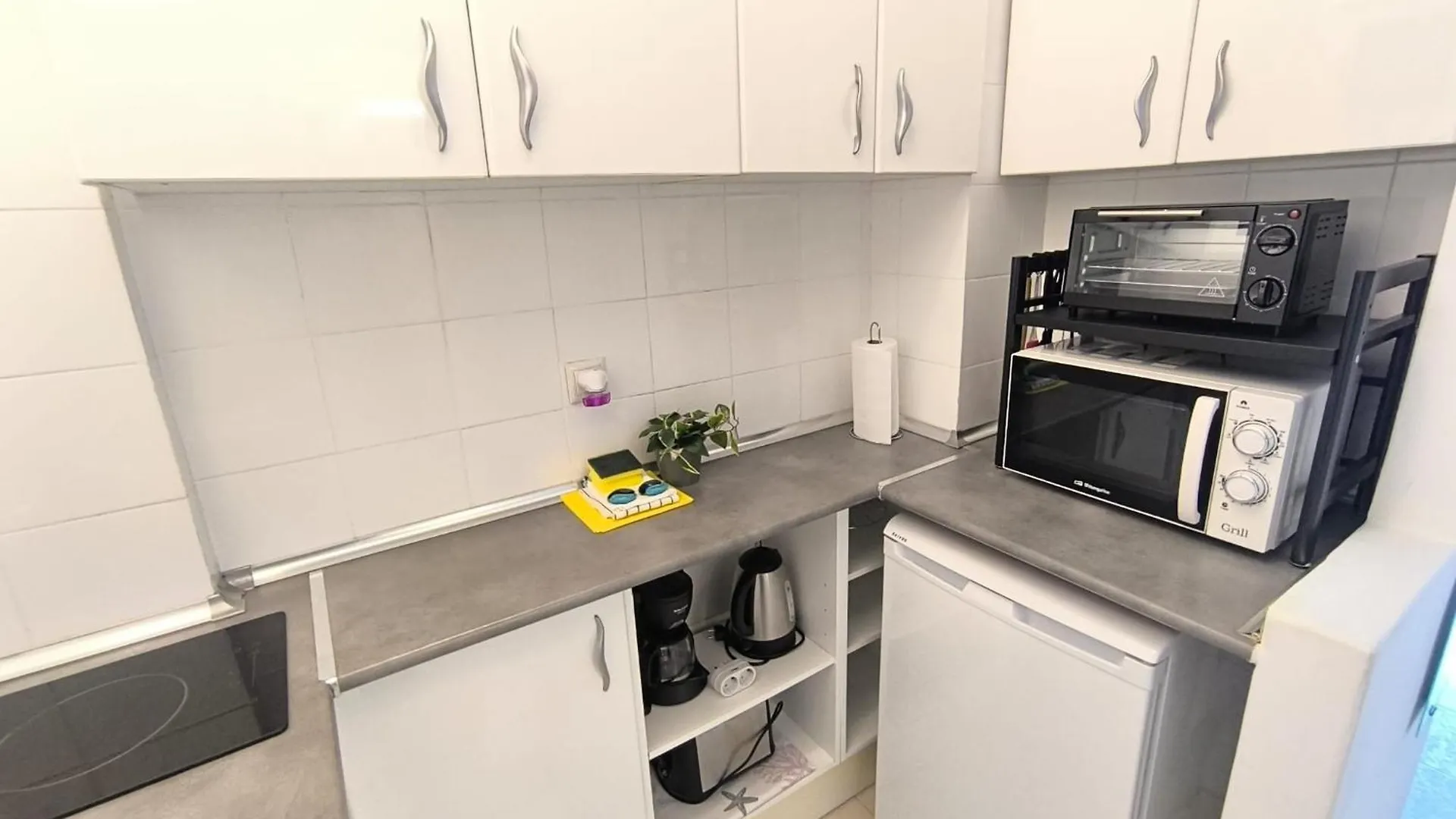 Benalma Home - Hermoso Estudio Cerca De La Playa Y De Todo! Benalmadena 0*,  Spain